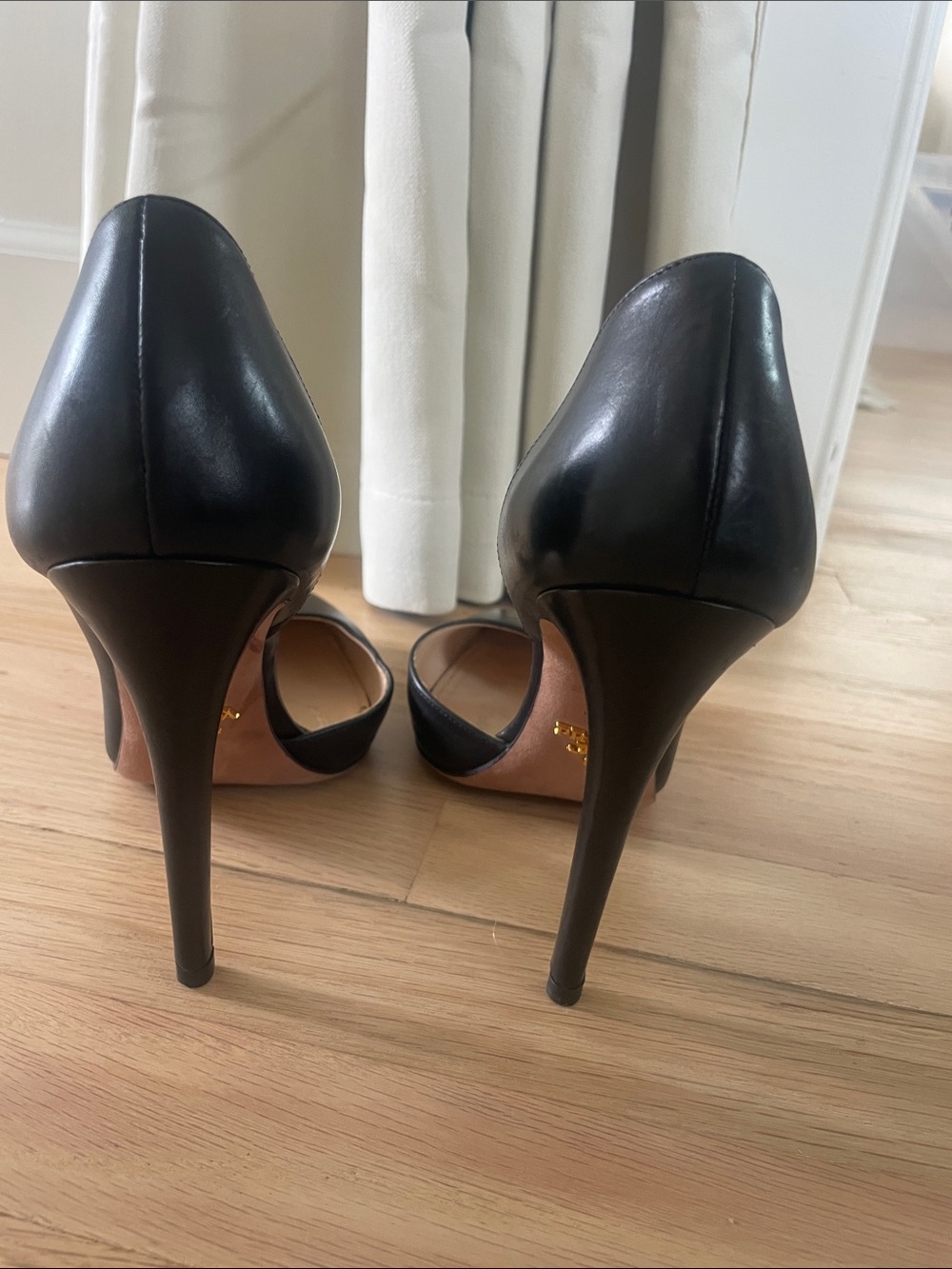 Prada Pumps 36.5 US Leather Black
Pointed Toe Stiletto Heel- Authentic - Picture 6 of 8